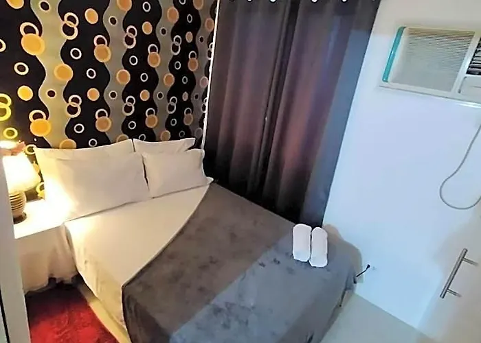 Affordable In Quezon Near Sm North And Solaire Отель 4*